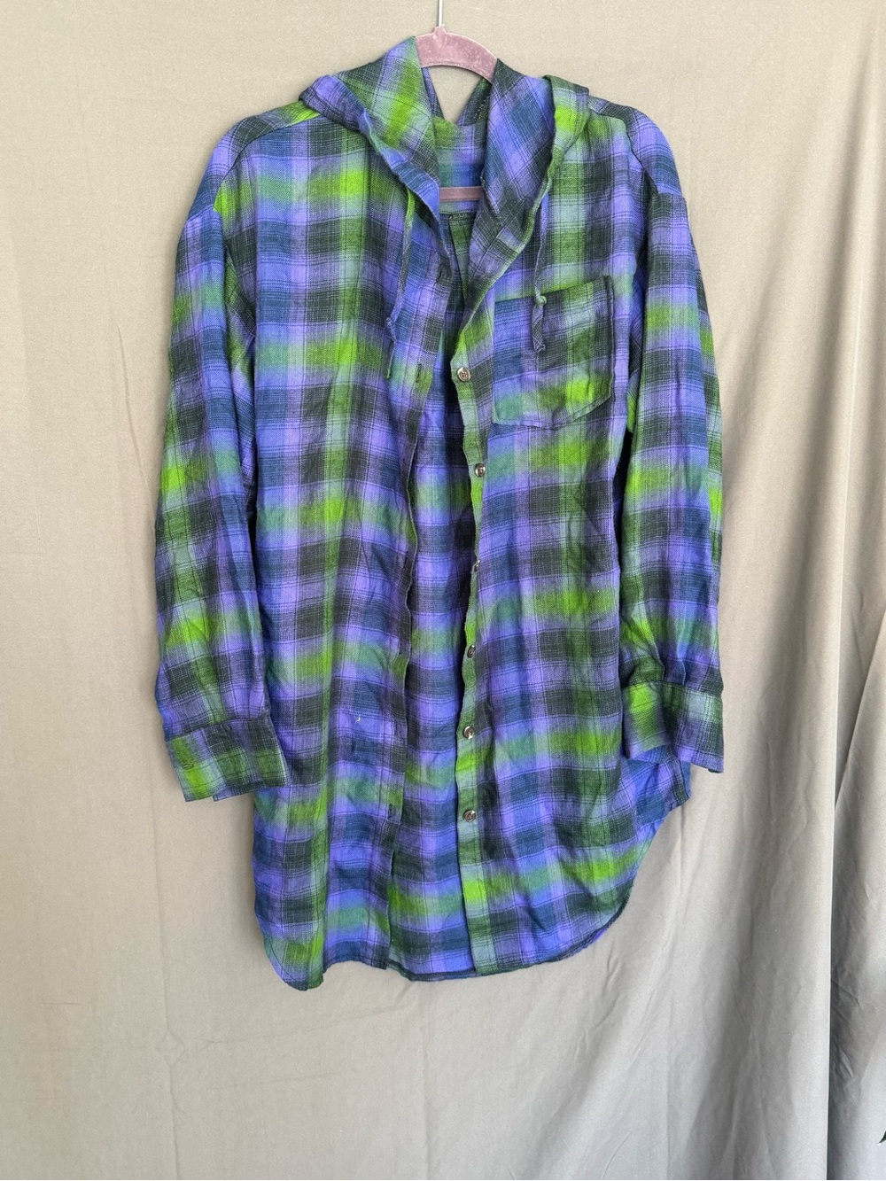 Unisex plaid flannel type button up long sleeve hooded top